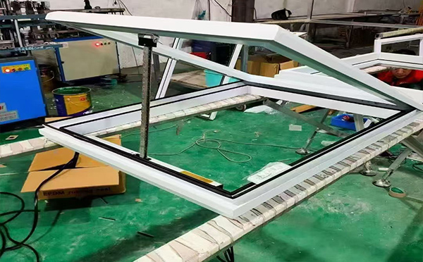 某地下车库出入口果洛排烟窗配置工程