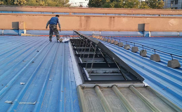 某区域性物流仓储中心果洛排烟窗系统安装项目