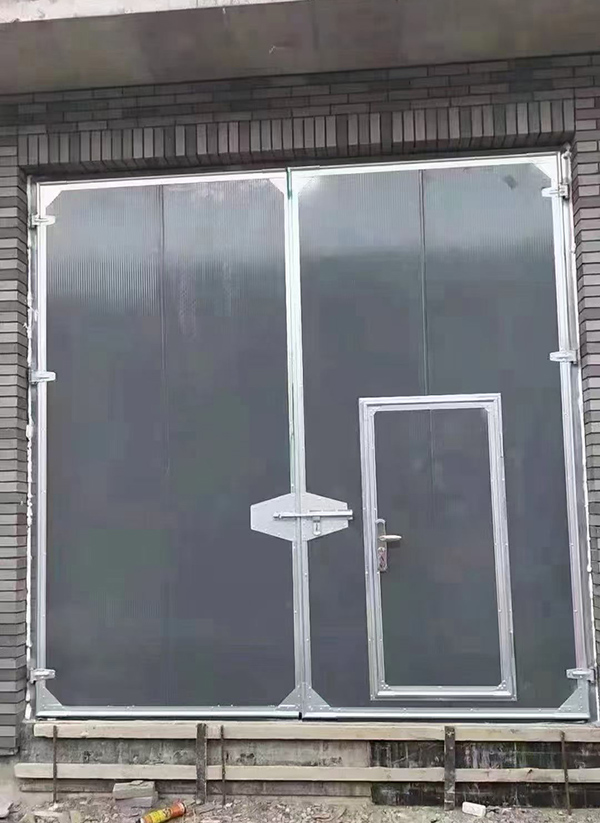 果洛工业平开门在大型设备制造车间的应用实例